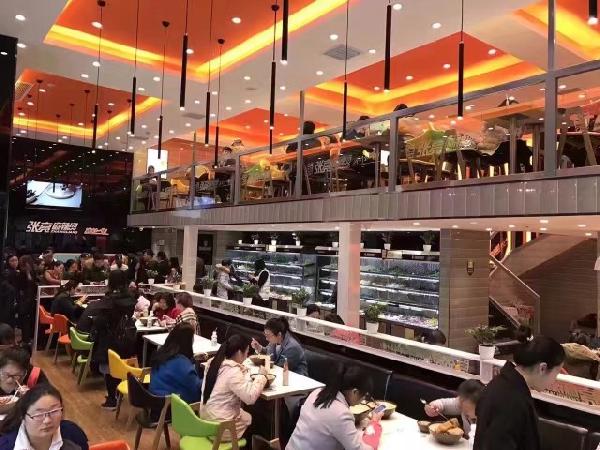 32歲坐擁3200家店，張亮用加盟打造麻辣燙帝國(guó)